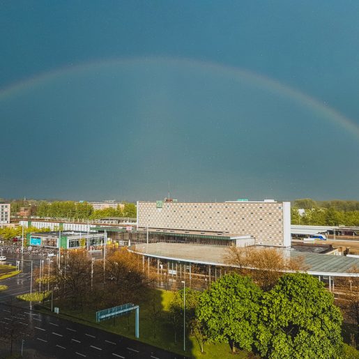 Ein Regenbogen über dem Hauptbahnhof in Braunschweig